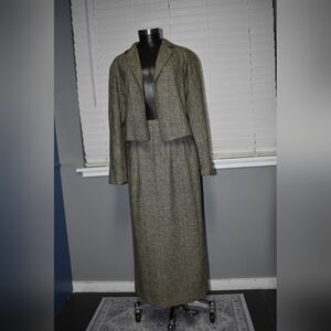 Elegant Gray Two-Piece Skirt Suit